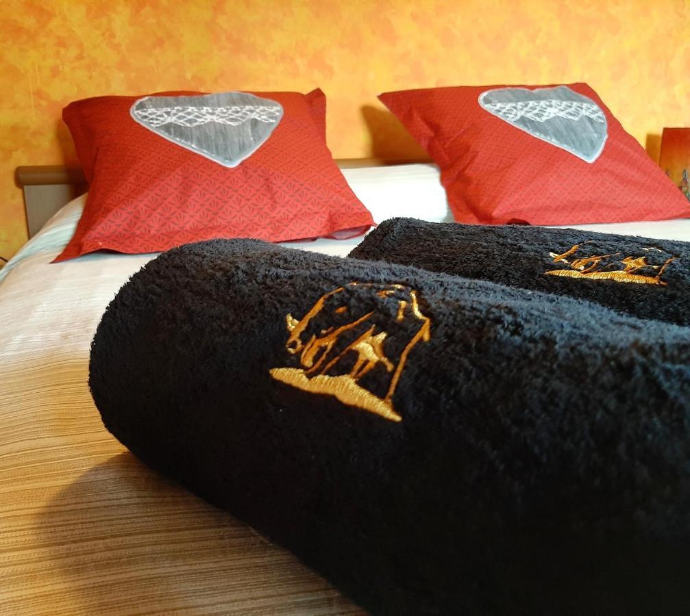 B&B La Locanda Del Cinghiale Aurano Extérieur photo